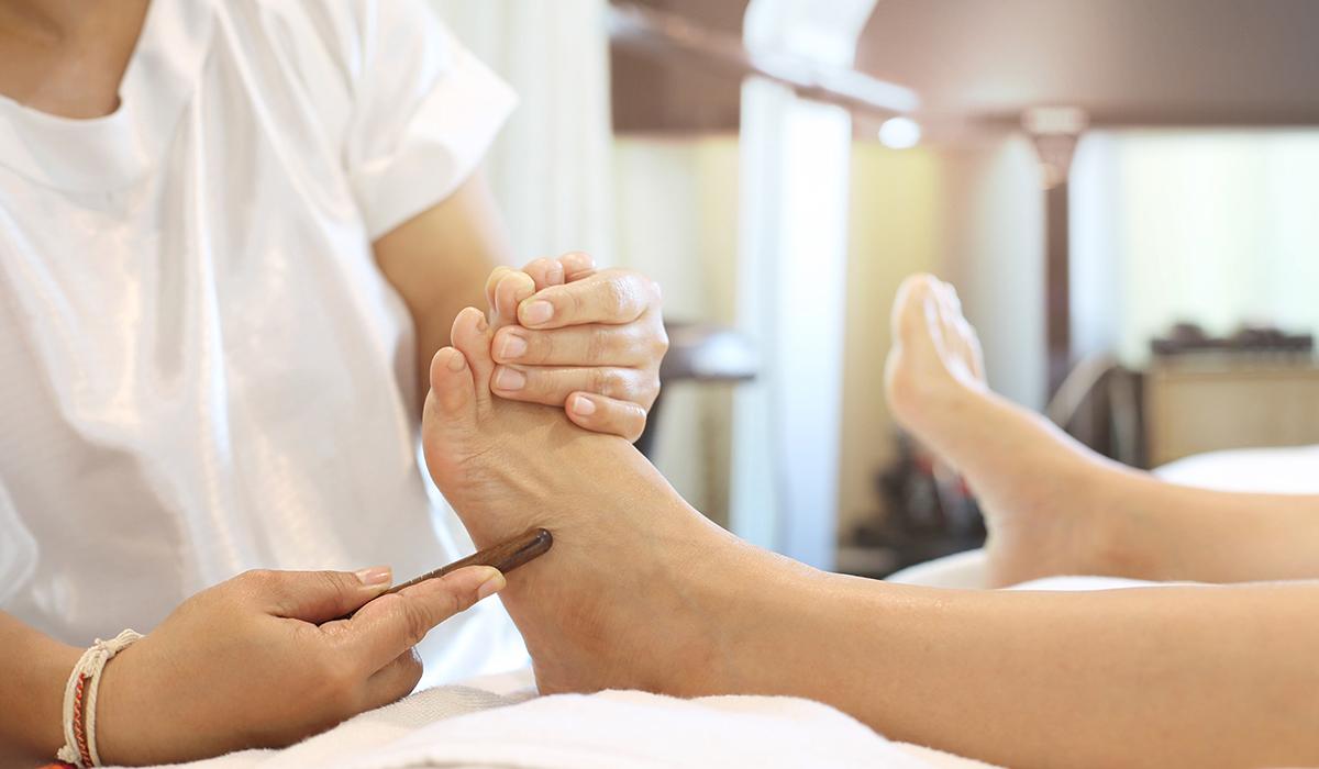 Experience Healing through Ayurvedic Reflexology: A Natural Approach to Wellness in Kerala